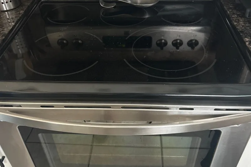 Portola Valley, CA range and oven repair - ceramic glass cooktop, convection element, and precision temperature sensor calibration